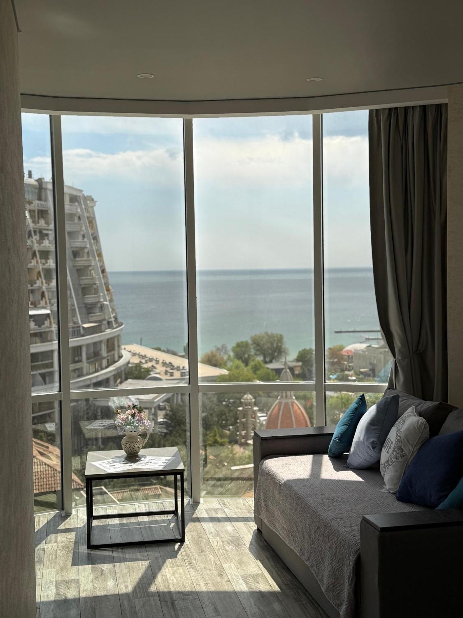 Gagarin Plaza Apartments Odesa Exterior photo
